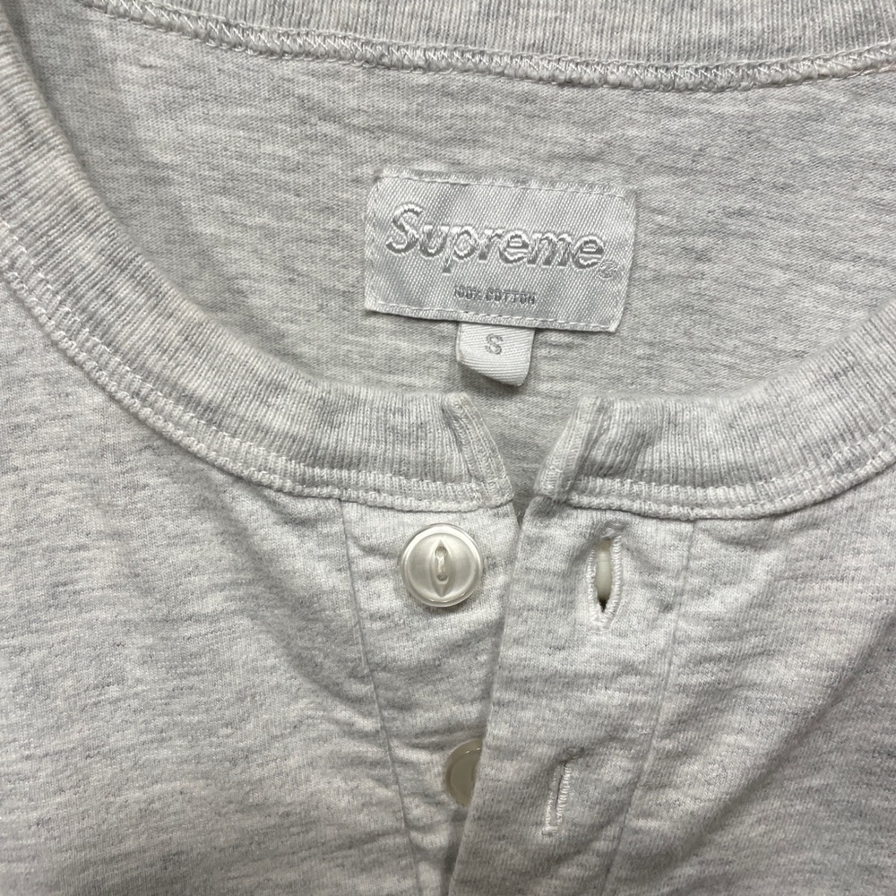 Supreme - Picture 3 of 5